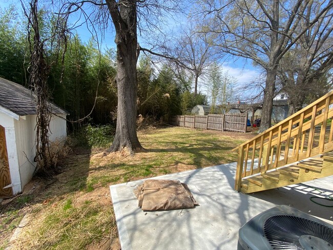 Foto del edificio - Lawncare and water included- 1 Bed 1.5 Bat...