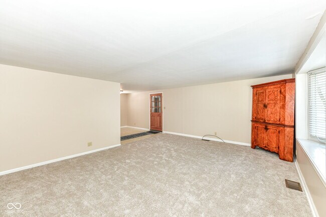 Building Photo - 8047 Dix Rd