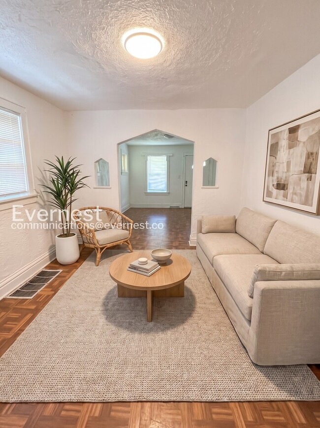 Foto del edificio - 4847 Calvin Ave