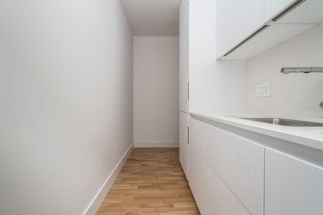 Building Photo - 1 Claude Ave