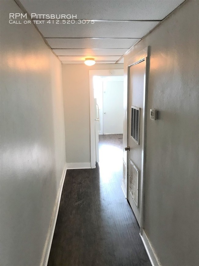 Building Photo - 108 Reifert St