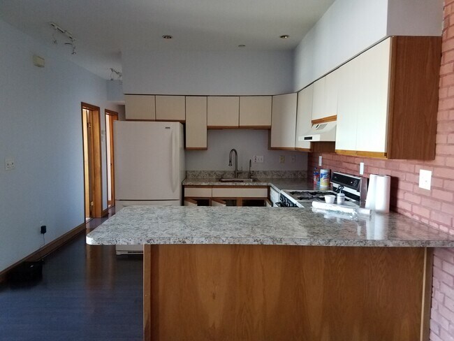 kichen/dining area - 75 Wheeler Ave