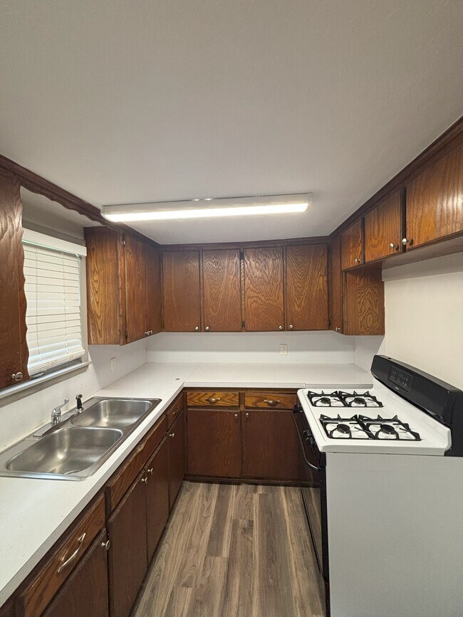 Foto del edificio - 312 W Oakland St