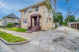 Building Photo - 5421 Toledo St