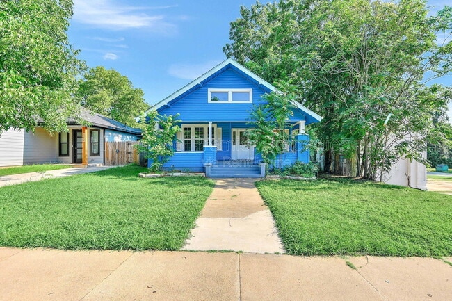 Building Photo - 105 W Morton St