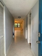 Building Photo - 2906 SW 21st Terrace