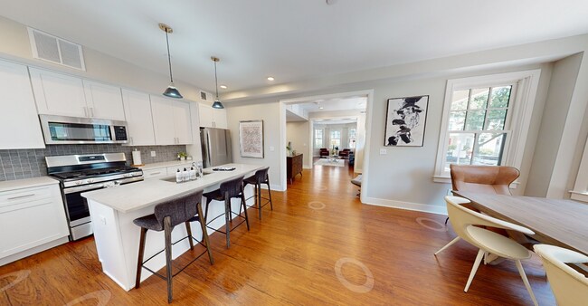 Building Photo - 380 Harvard St