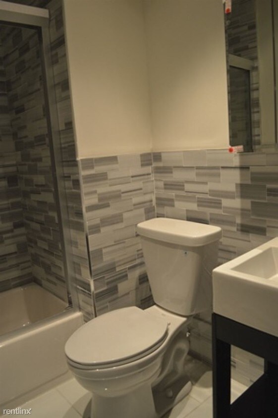 Foto del edificio - 7 W 108th St