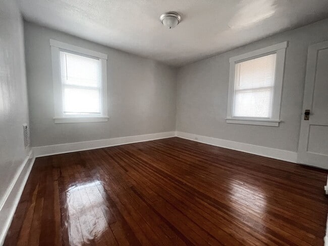 Building Photo - 1208 Strahley Pl