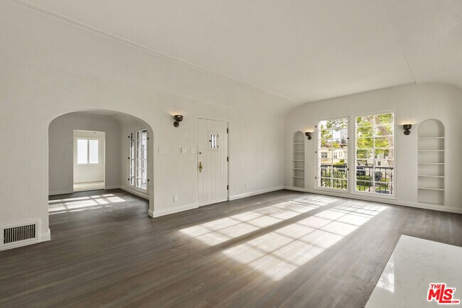 Foto del edificio - 428 S Bedford Dr