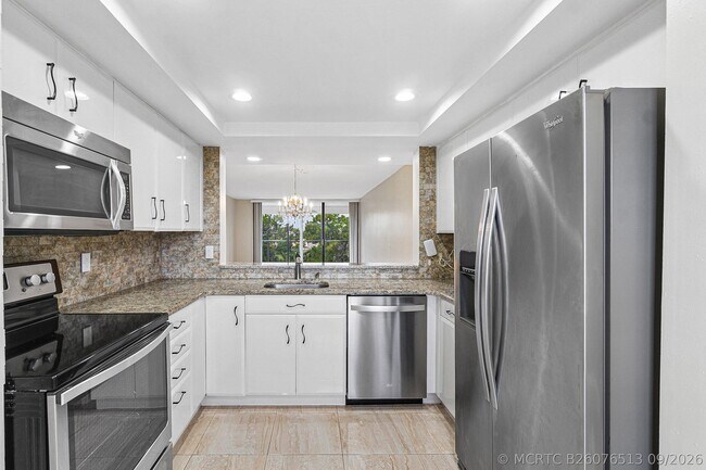 Building Photo - 6562 Boca Del Mar Dr