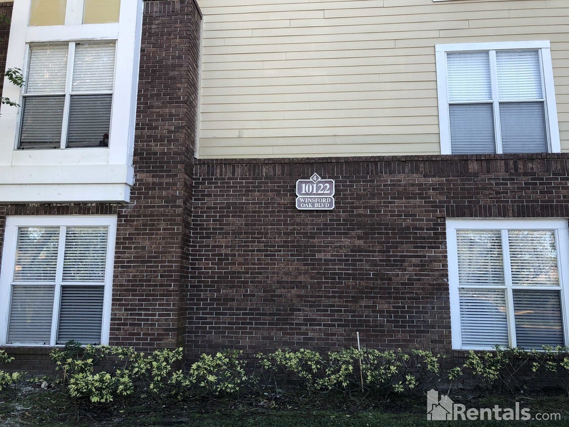 Primary Photo - 10122 Winsford Oak Blvd