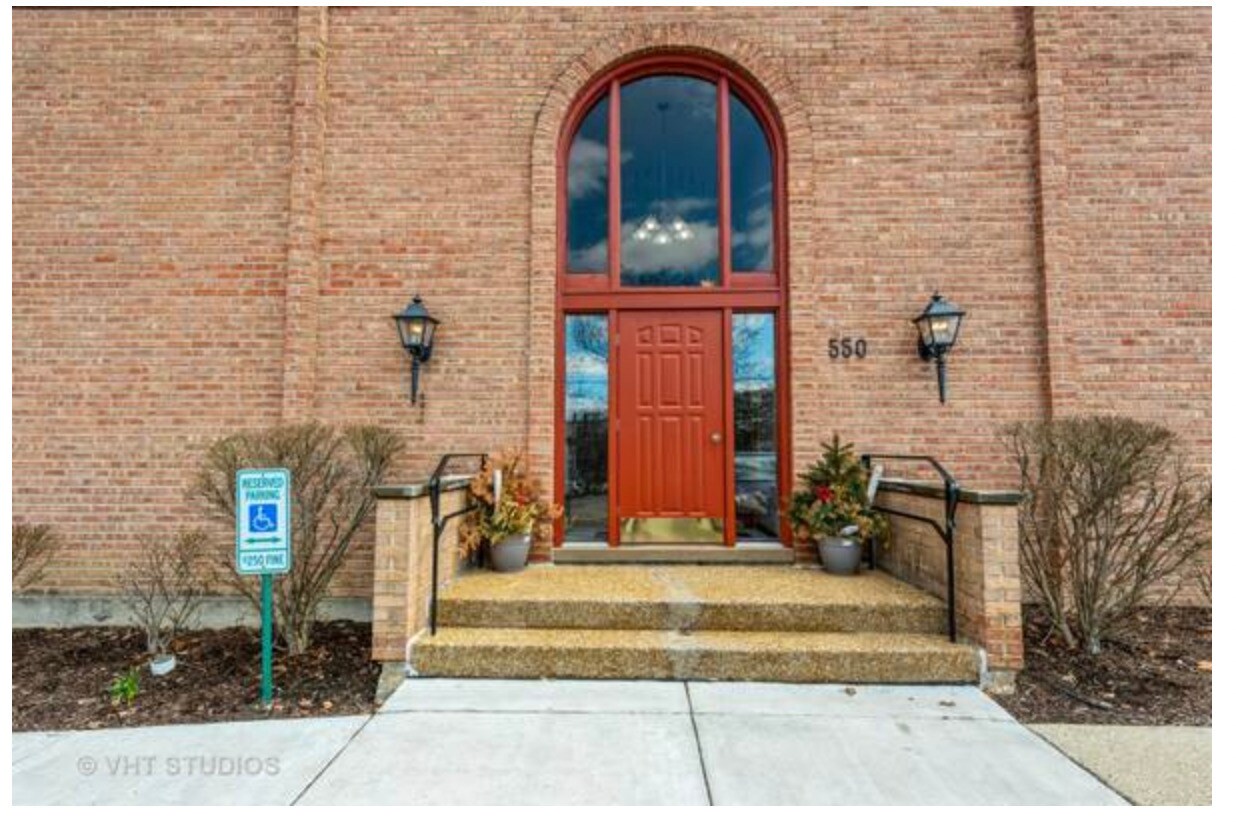 Foto principal - 550 E Main St