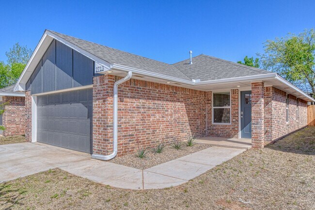 Building Photo - New Construction in Varenna Landing! Storm shelter and lawn care included!