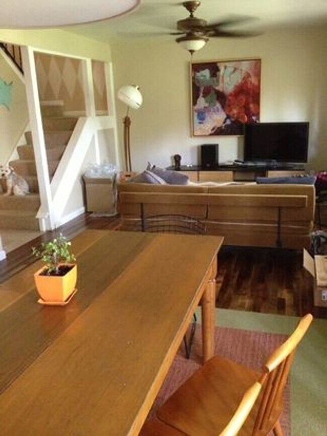 Foto del edificio - 1721 Lake Sherwood Drive