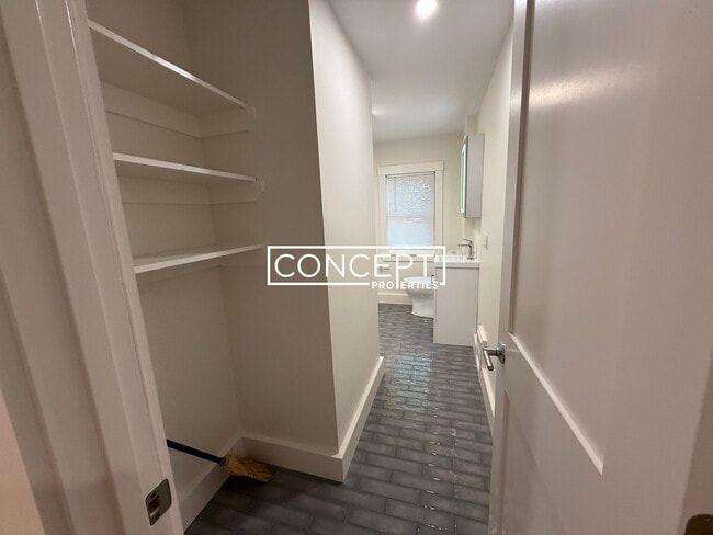 Foto del edificio - 38A Gibson St. Unit 3B