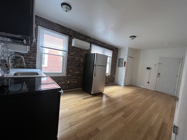Building Photo - 3856 Haverford Ave