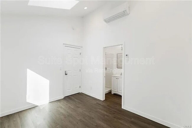 Photo - 554 N Cambridge St Townhome