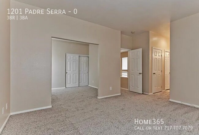 Foto del edificio - Check out this 3 Bedroom 2.5 Bath. 4th bed...