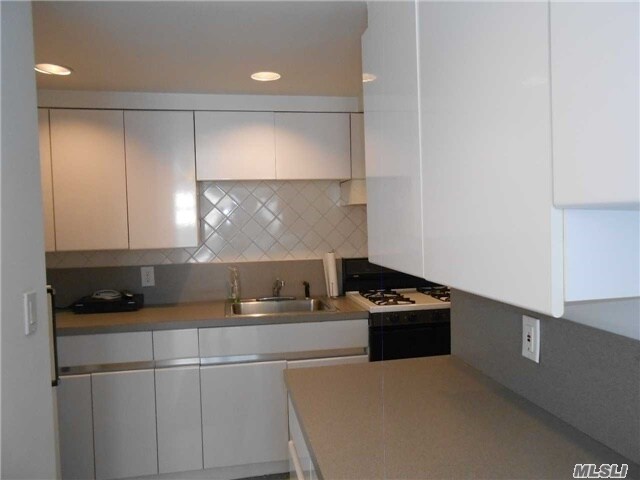 Foto del edificio - 115 Wright Ave