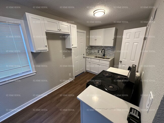 Foto del edificio - Cozy 2 bed 1.5 bath in KCMO!