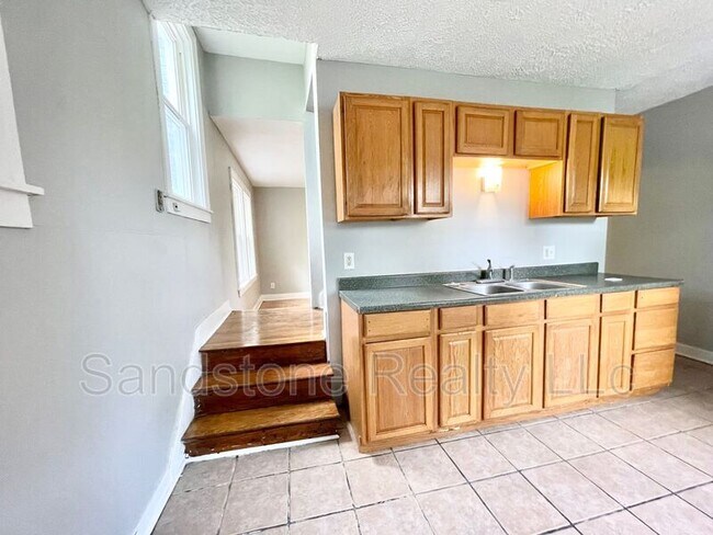 Building Photo - 1804 E 33rd St