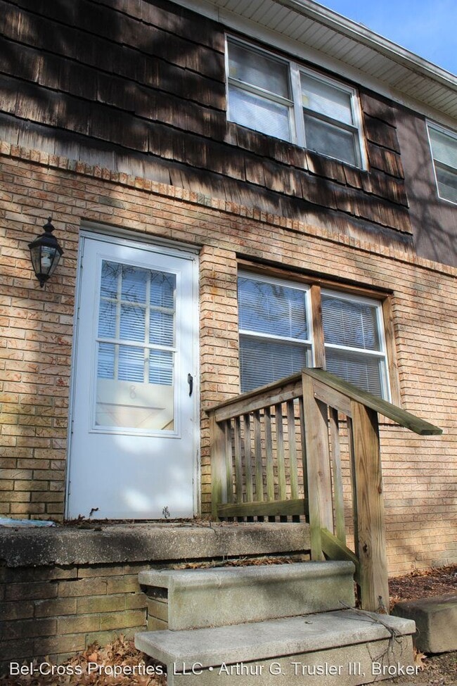Building Photo - 2 br, 1 bath House - 8 Marcus Drive
