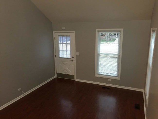 Building Photo - 1225 Riverwood Dr
