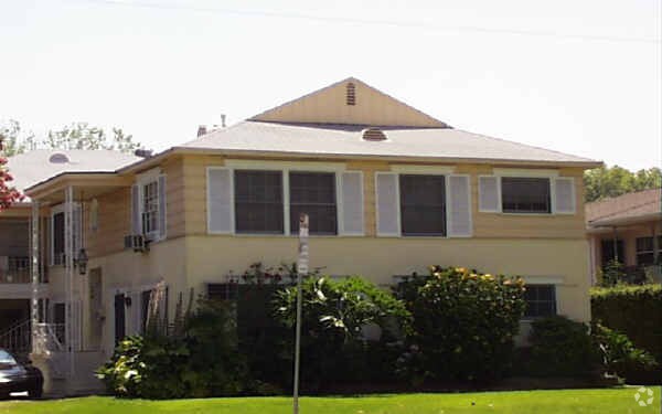 Building Photo - 4216 Cahuenga Blvd