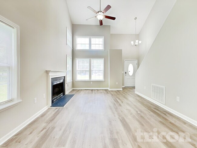 Building Photo - 517 Parker St