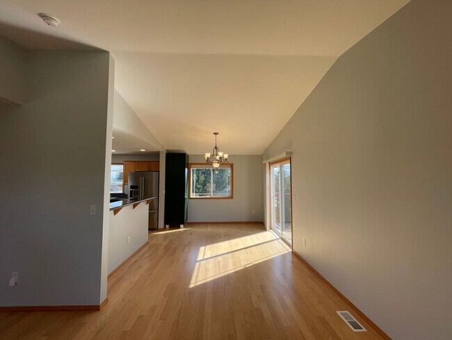 Foto del edificio - Spacious 5BR / 3BA Beacon Hill Home – 2,21...