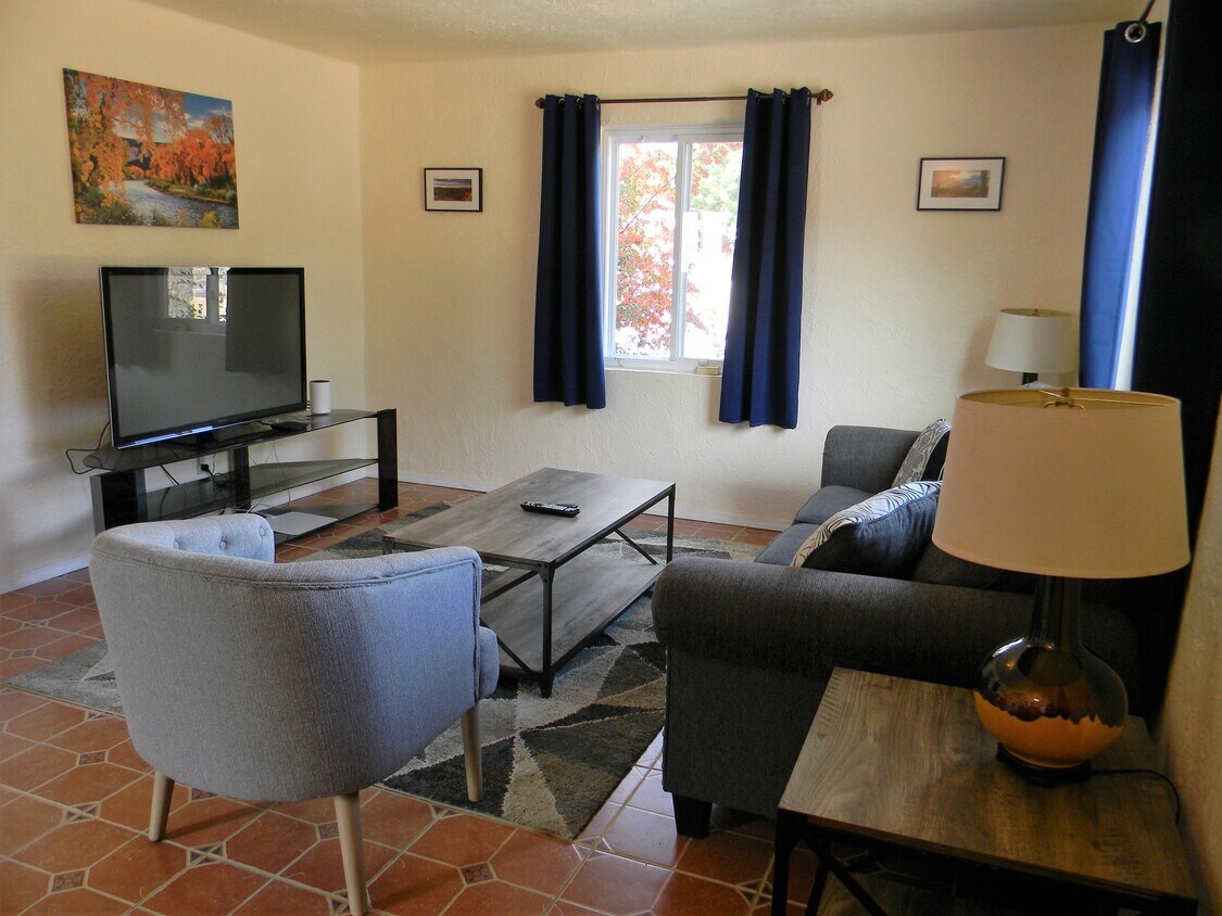 1043 Girard Blvd NE, Albuquerque, NM 87106 Townhome Rentals in