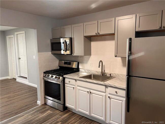 Building Photo - 82 Pearl Harbor Cir