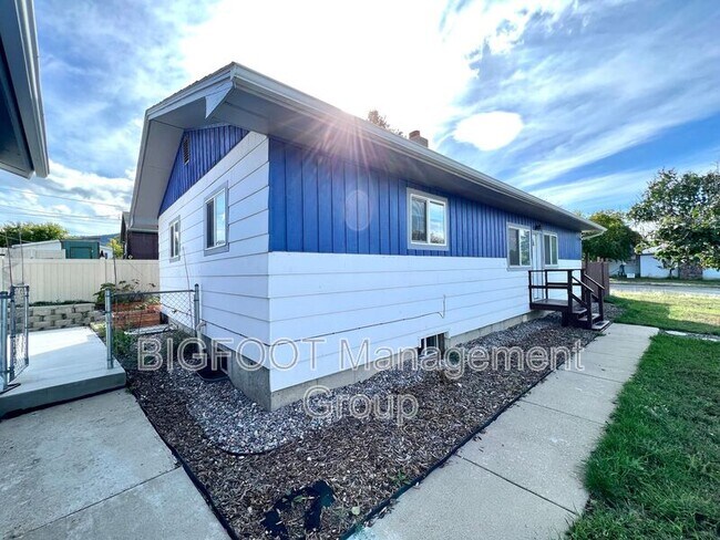 Foto del edificio - 2001 Billings Dr.