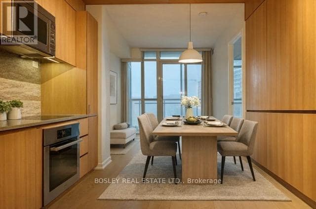 Photo du bâtiment - 15 Iceboat Terr