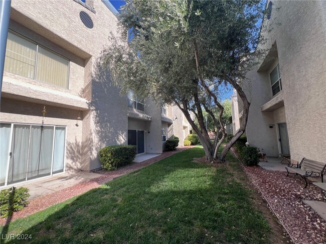 Building Photo - 6250 W Flamingo Rd
