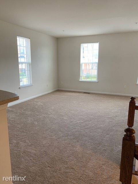 Building Photo - 3 br, 2.5 bath Townhome - 5417 Saint Rita Dr