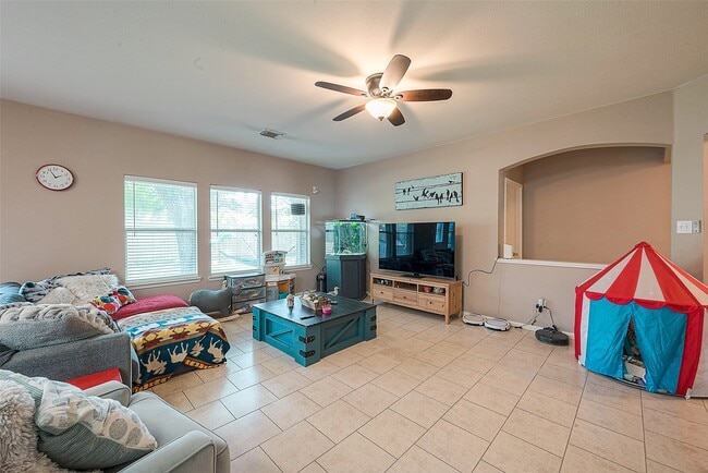 Foto del edificio - 1602 Rustic Hollow Ln