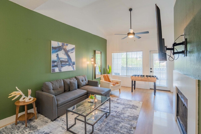 Foto del edificio - 7900 E Princess Dr