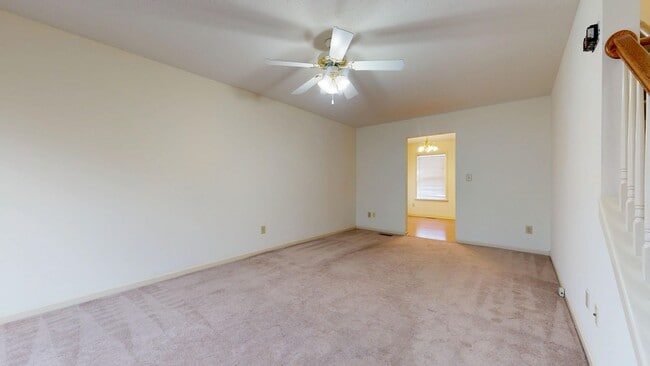 Foto del edificio - Charming Three Bedroom Columbia Townhome
