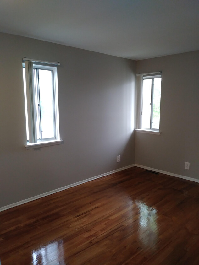 Foto principal - 2238 Dexter Ave