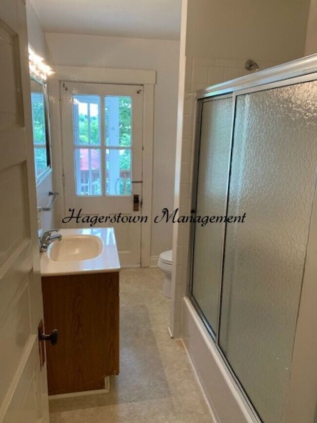 Foto del edificio - 604 Highland Way