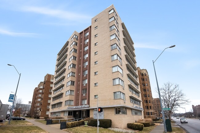 Building Photo - 4821 Roanoke Pky