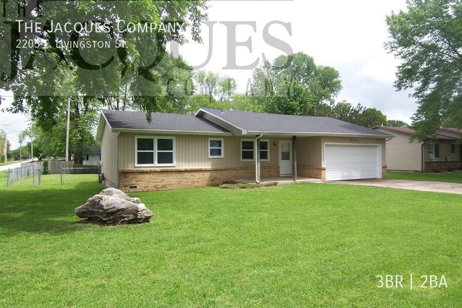 Foto principal - 2205 E Livingston St