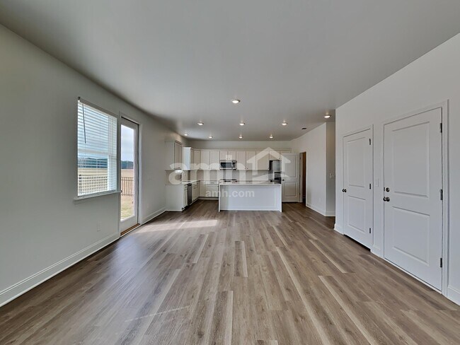 Foto del edificio - 116 Punderson Dr