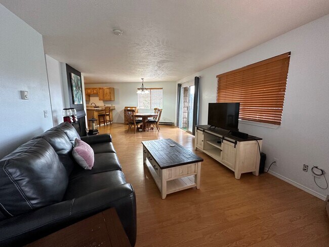 Building Photo - Northside Mead School District 2 Bedroom 2...