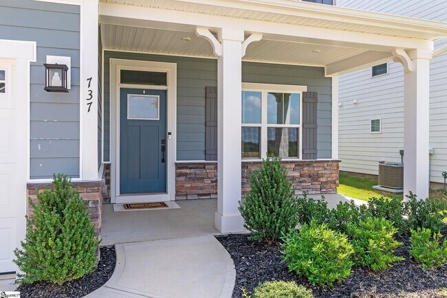 Foto del edificio - 737 Lady Fern Dr