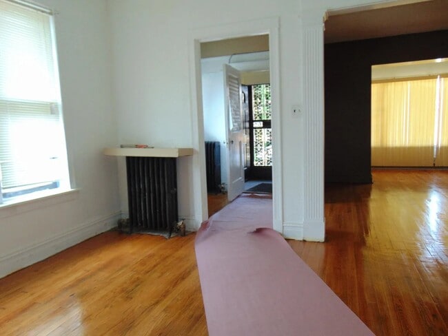 Building Photo - 7637 S Eberhart Ave