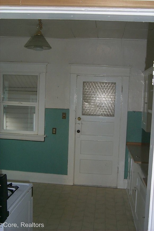 Building Photo - 1346 SE 43rd Ave