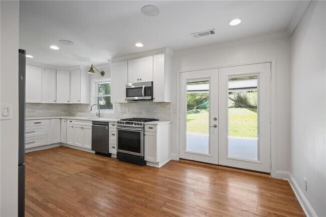 Foto del edificio - 2134 Beecher Cir SW